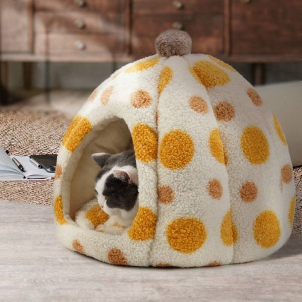 Cute polka dot warm enclosed large space pet house for cats and dogs