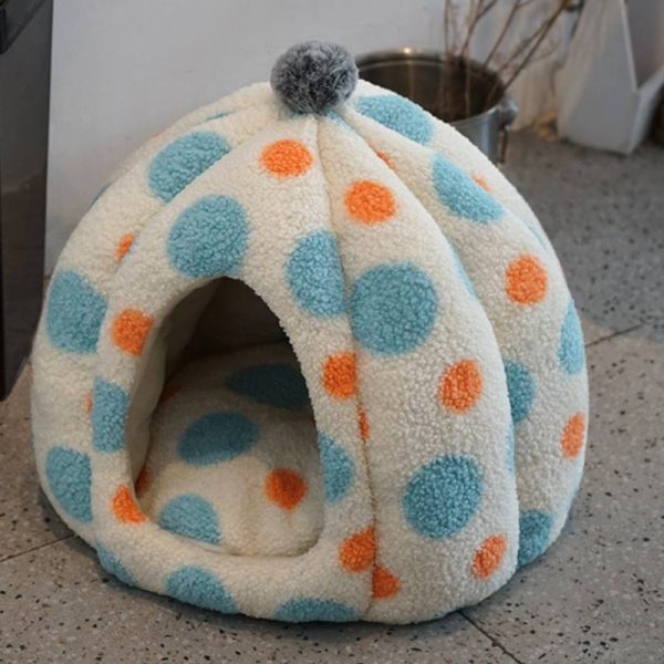 Cute polka dot warm enclosed large space pet house for cats and dogs