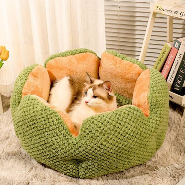 Round flower design soft and comfortable pet bed for cats and dogs