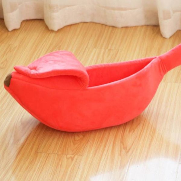 Cute banana shape winter semi-enclosed warm cat bed