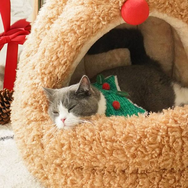 Soft, comfortable and fluffy Christmas elk shaped cat nest cat house