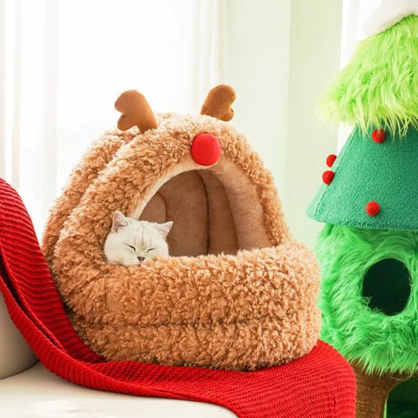 Soft, comfortable and fluffy Christmas elk shaped cat nest cat house