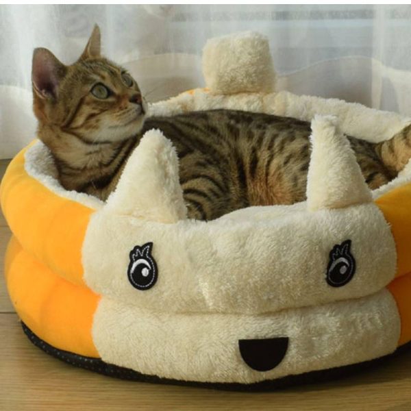 Star-rated comfortable plush cat bed with cute face shape