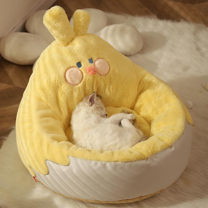 Semi-surrounding chicken cuddling nest, safe cat bed for kittens